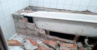 Демонтаж ванны в Белебее от Мастер24 — быстро, недорого, вывоз старой ванны от 1020 руб.